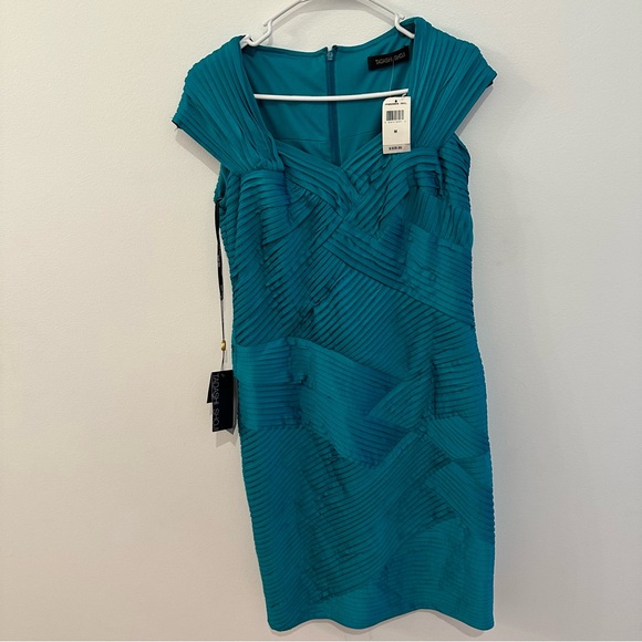 Tadashi Shoji Teal Bodycon Pleated / Bandage Cocktail
Dress - Size M - Picture 1 of 8